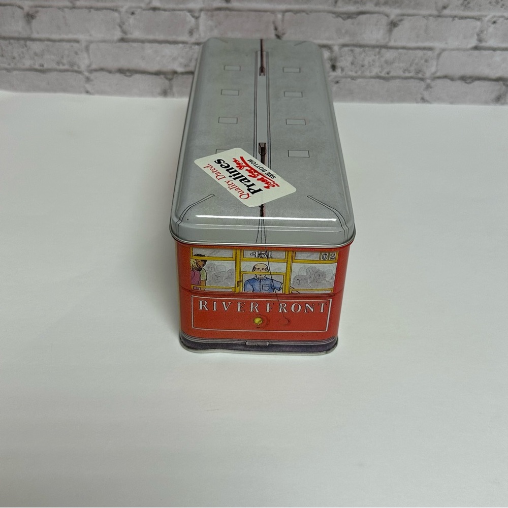 Vintage NEW ORLEANS STREETCAR TROLLY Pralines Collector Tin 10in X 4in - Picture 4 of 7
